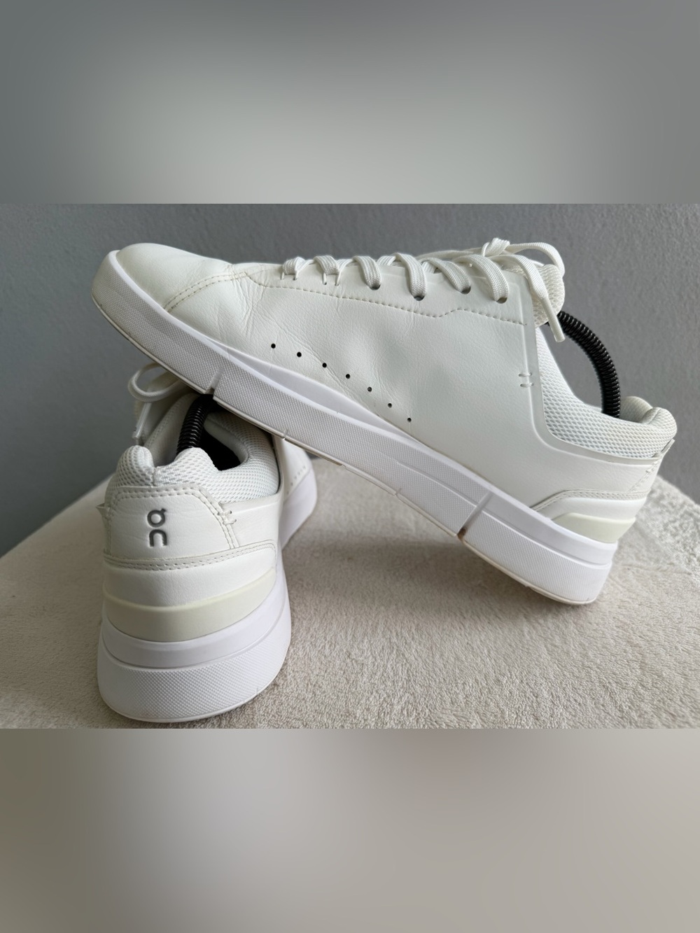 On Cloud The Roger Advantage Sneakers s10M Men’s Swiss Engineering White Leather - Picture 5 of 14